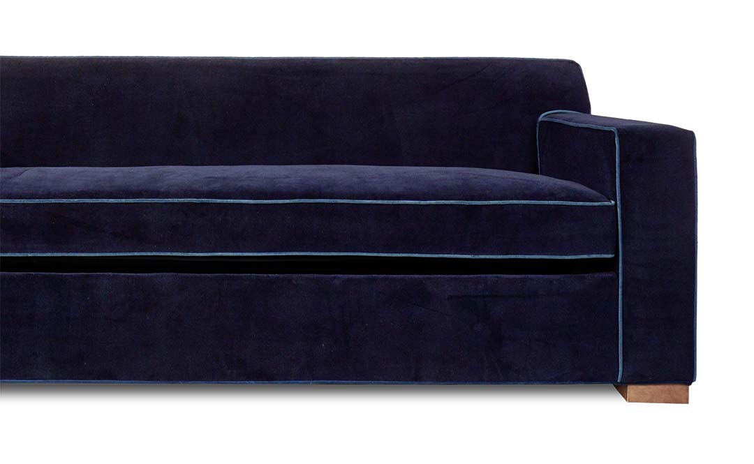 Bobby sofa in velvet with contrasting welt