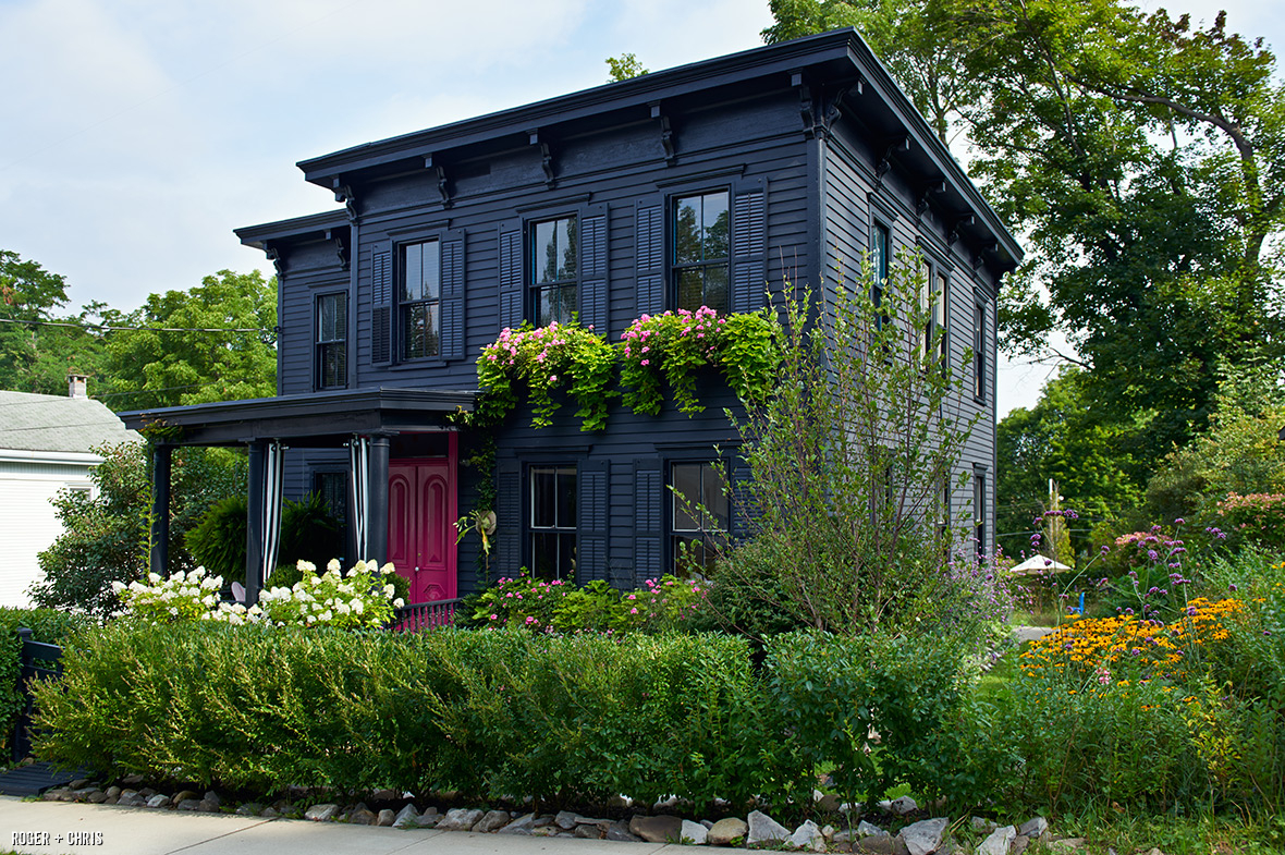 Front of the house. Photo by Alec Hemer.